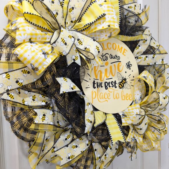 Front Door Decor, Bee Wreath, Summer Wreath, Home Decor, Gift, Bumble Bee Wreath - Picture 4 of 5